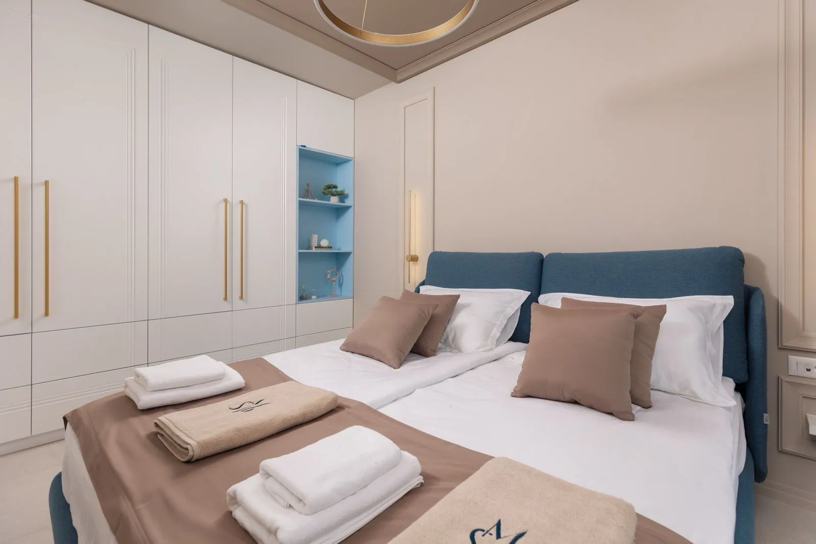Prodaja, trosoban stan, 85m², Dobrota, Kotor