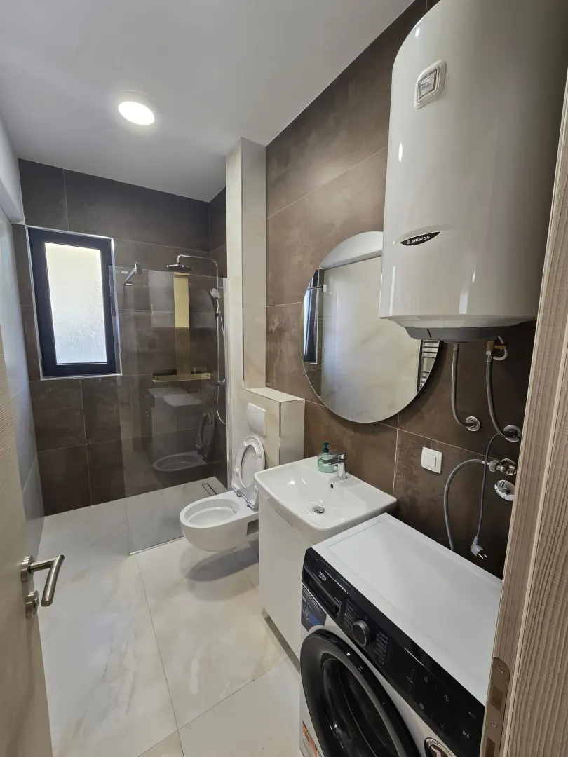 Izdavanje, dvosoban stan, 70m², Pod Kuk, Tivat