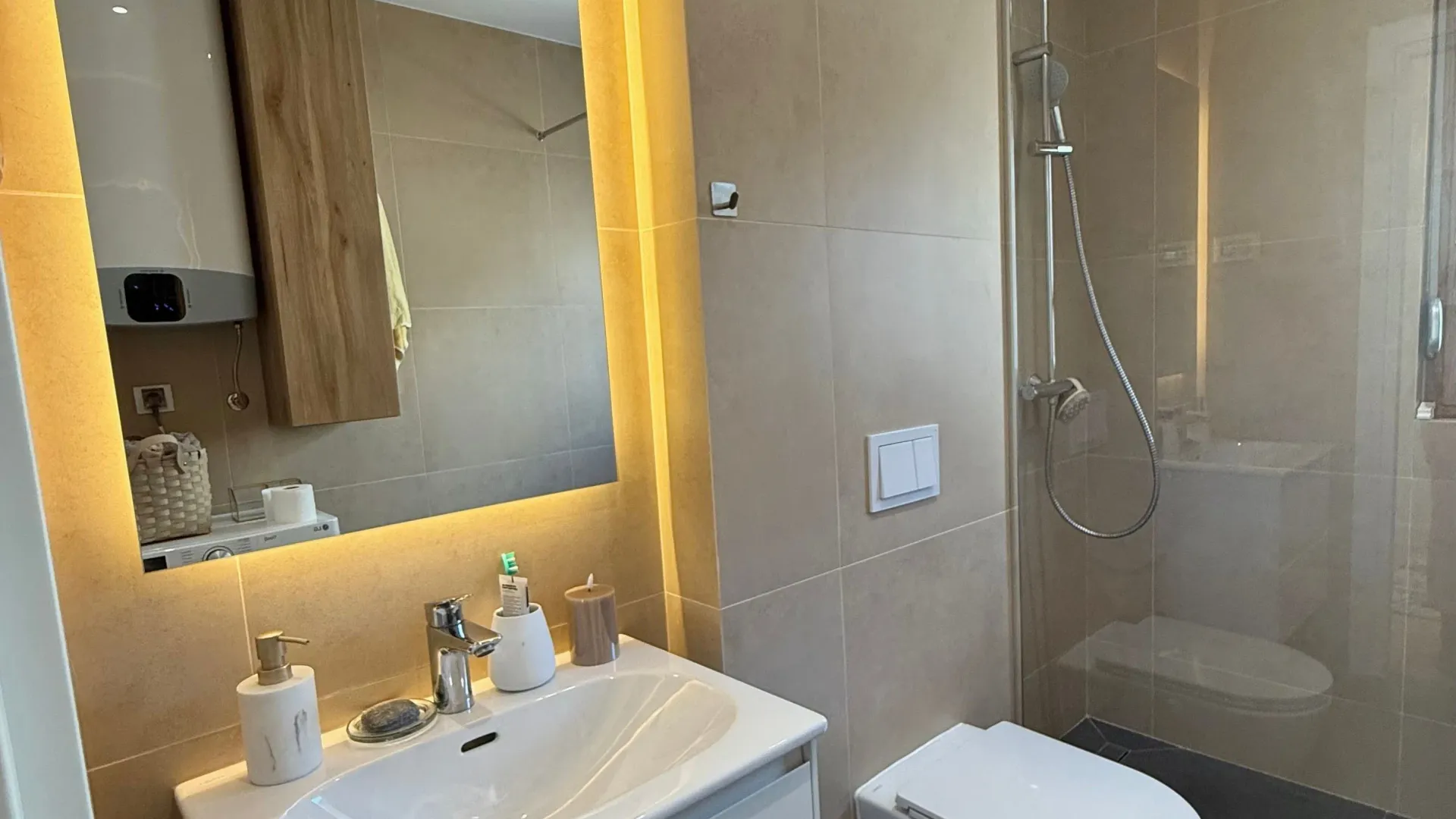 Rent, one bedroom apartment, 42m², Tološka šuma, Podgorica