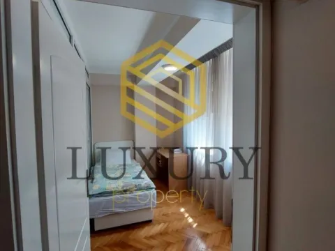 Izdavanje, dvosoban stan, 70m², Centar, Podgorica - image 12