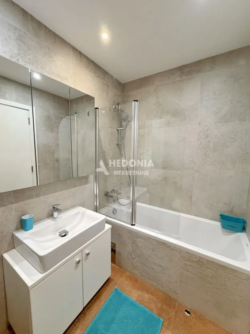 Izdavanje, četvorosoban stan, 117m², Novi Beograd Blok 65, Novi Beograd Sve Podlokacije
