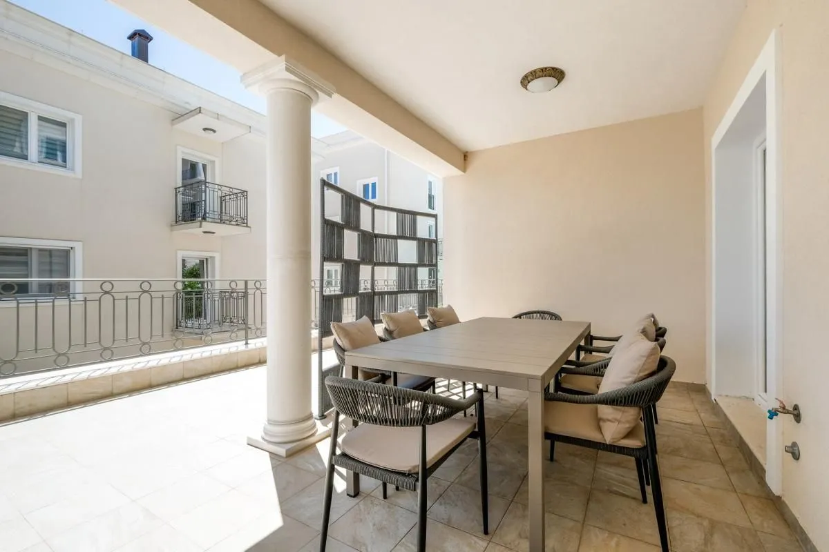 Prodaja, trosoban stan, 166m², Đenovići, Herceg Novi