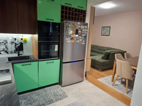 Rent, two bedroom apartment, 60m², Kalimanj, Tivat - image 7