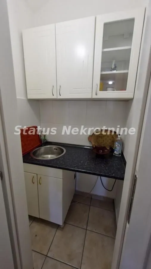Prodaja, četvorosoban stan, 120m², Centar, Novi Sad