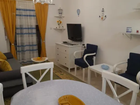 Rent, two bedroom apartment, 51m², Kalimanj, Tivat - image 4