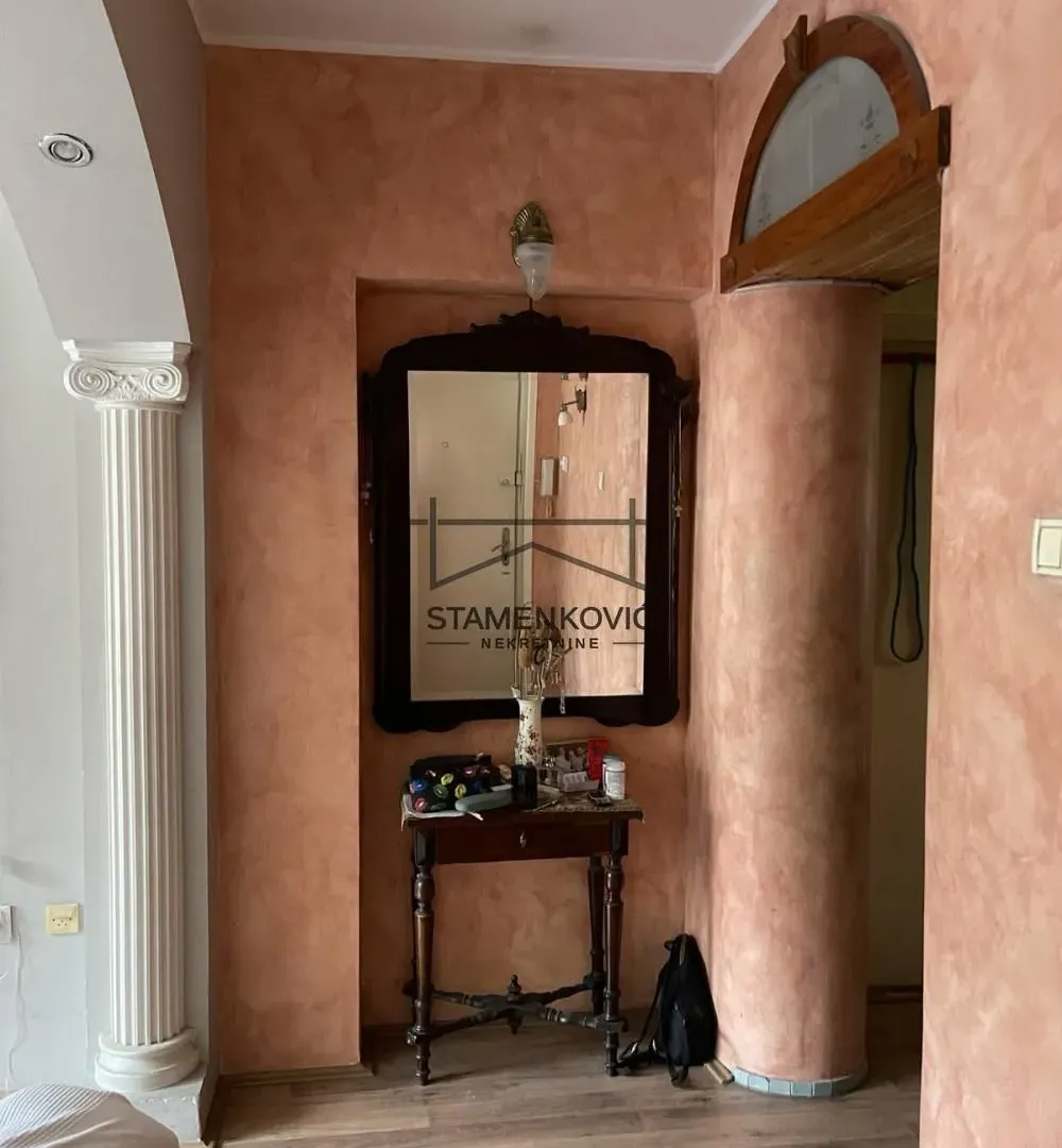 Prodaja, dvosoban stan, 58m², Centar, Novi Sad