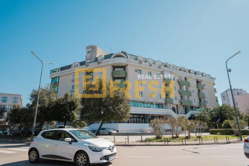 Izdavanje, poslovni prostor, 92m², Preko Morače, Podgorica