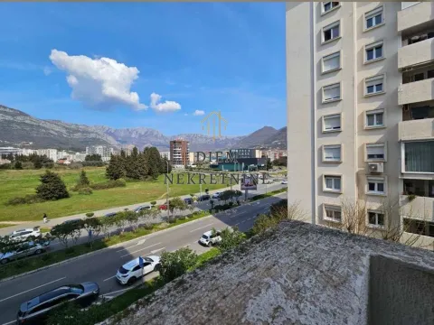 Izdavanje, jednosoban stan, 55m², Centar, Bar - image 3