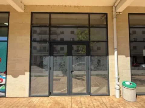 Izdavanje, poslovni prostor, 36m², New City, Podgorica - image 9