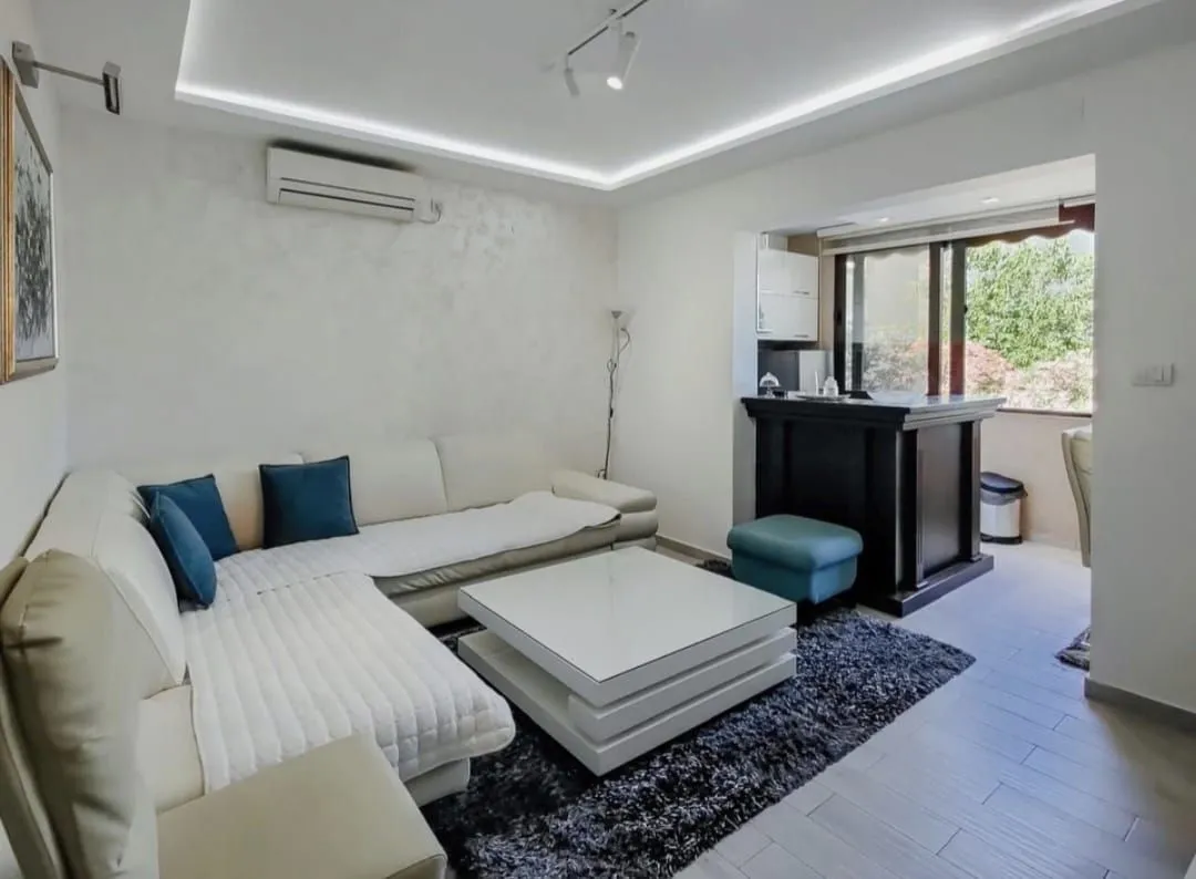 Sale, one bedroom apartment, 47m², Dobrota, Kotor