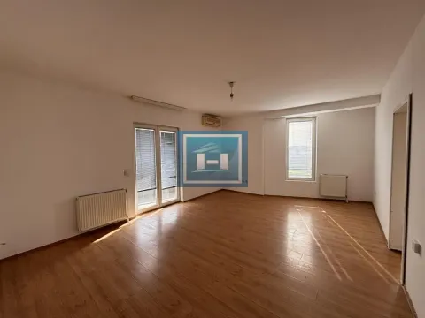 Prodaja, dvosoban stan, 63m², Centar, Jagodina - image 1