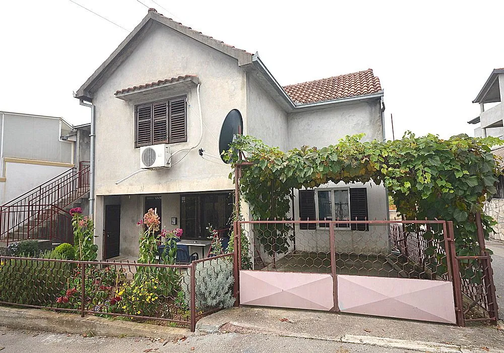 Prodaja, kuća, 200m², Gradiošnica, Tivat