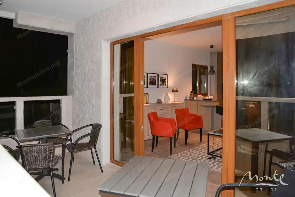 Prodaja, dvosoban stan, 110m², Donja Lastva, Tivat