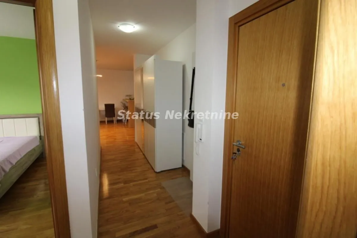 Izdavanje, trosoban stan, 63m², Socijalno, Novi Sad Sve Podlokacije