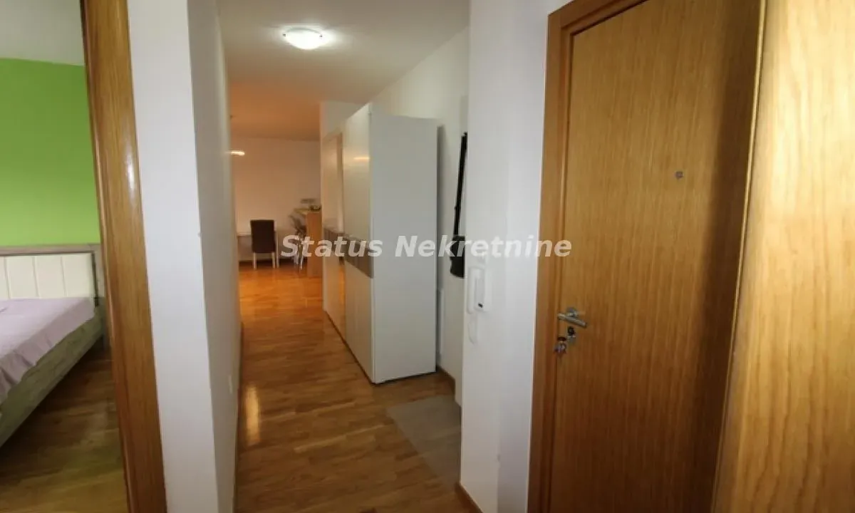 Izdavanje, trosoban stan, 63m², Socijalno, Novi Sad Sve Podlokacije