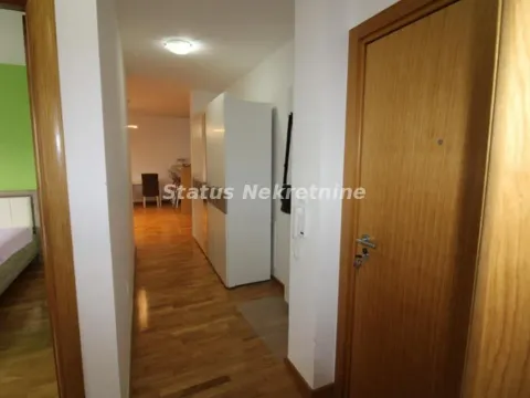 Izdavanje, trosoban stan, 63m², Socijalno, Novi Sad Sve Podlokacije