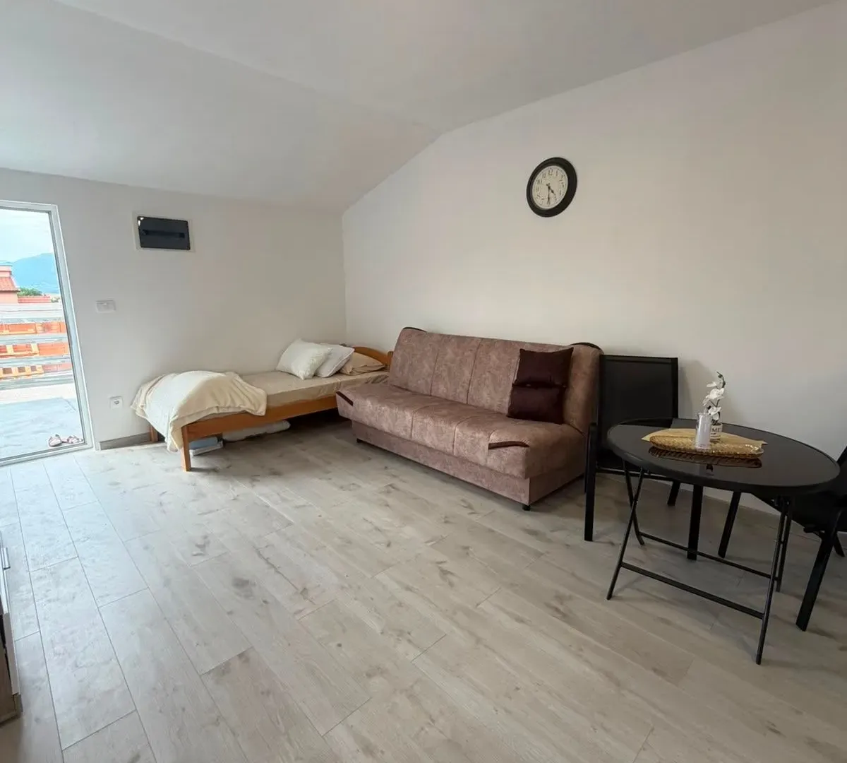 Izdavanje, garsonjera, 36m², Radanovići, Kotor