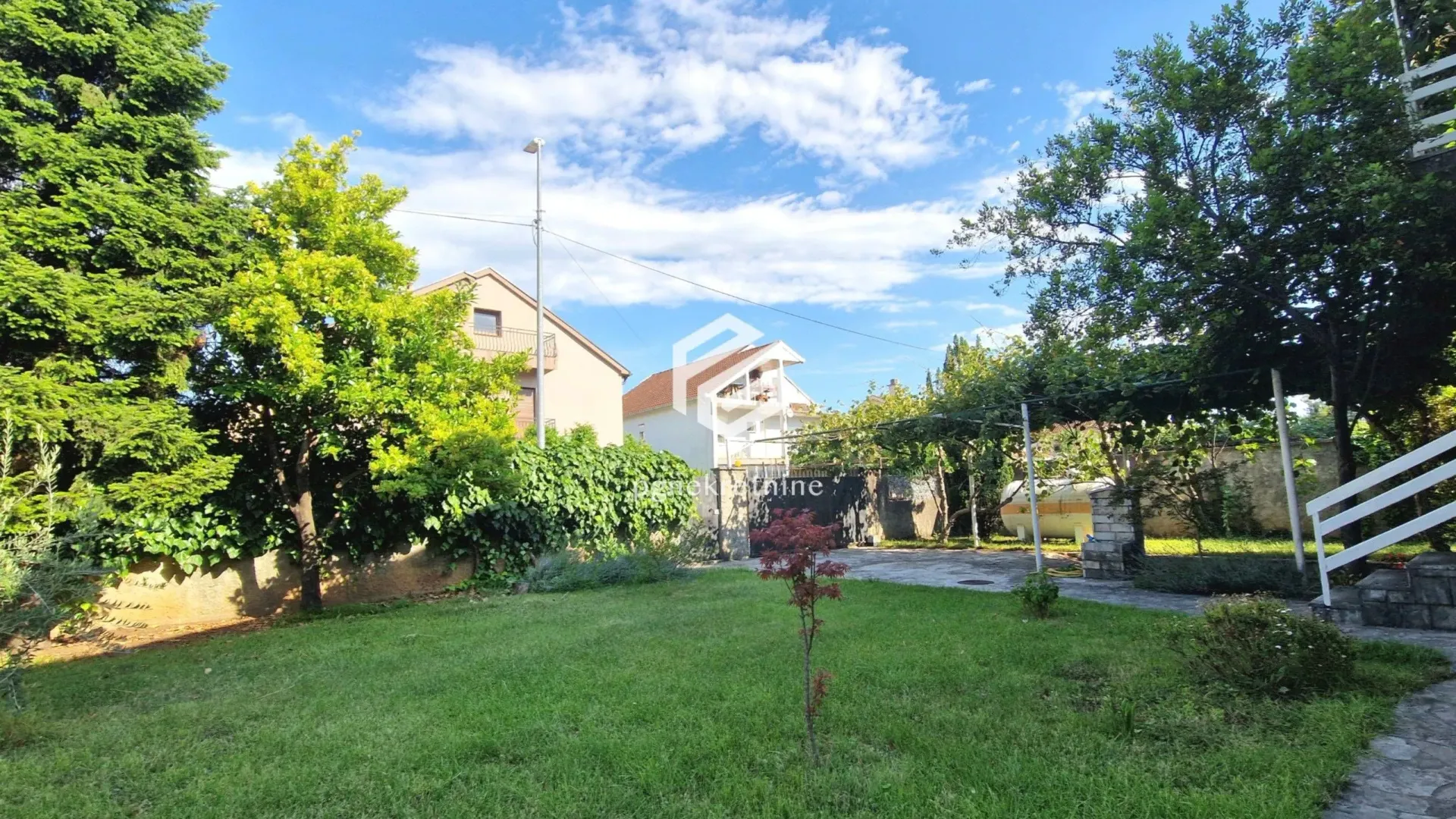 Izdavanje, kuća, 250m², Stari Aerodrom, Podgorica