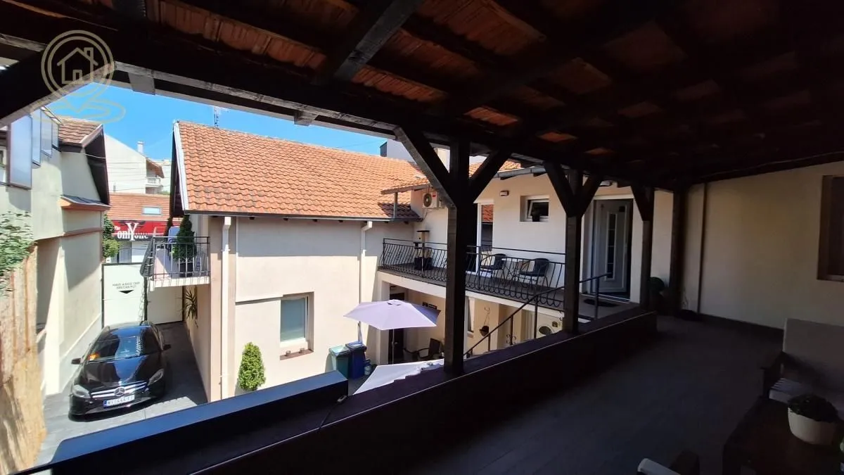 Rent, office space, 320m², Medijana, Niš