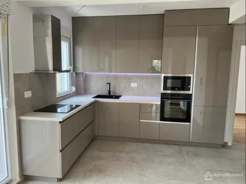Prodaja, dvosoban stan, 72m², Tivat, Crna Gora - image 4