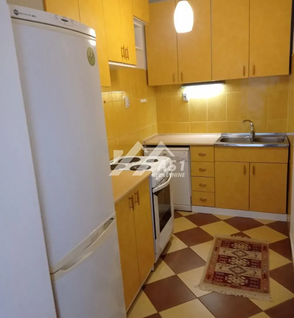 Izdavanje, trosoban stan, 82m², Novi Sad Sve Podlokacije, Novi Sad