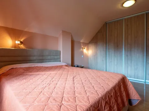 Prodaja, kuća, 200m², Motički gaj, Žabljak - image 15