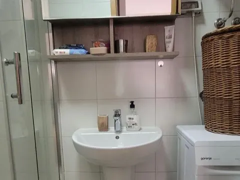 Izdavanje, jednosoban stan, 42m², City Kvart, Podgorica - image 12