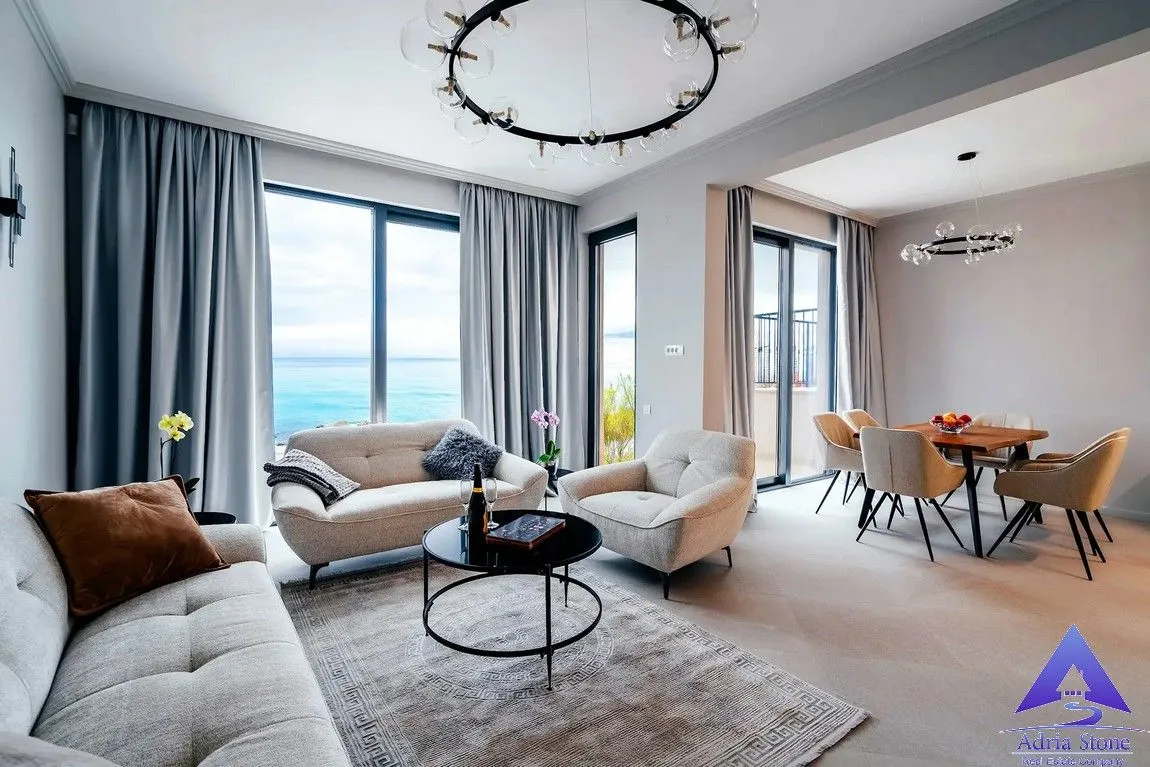 Prodaja, kuća, 220m², Reževići, Budva