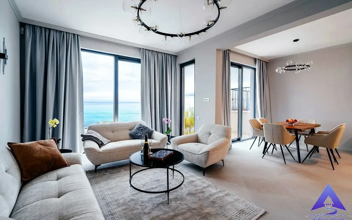 Prodaja, kuća, 220m², Reževići, Budva