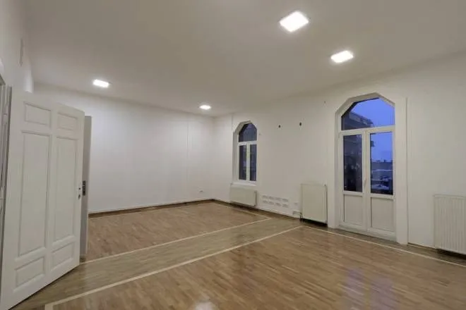 Izdavanje, četvorosoban stan, 80m², Stari Grad, Beograd
