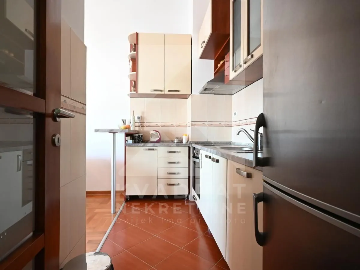 Izdavanje, jednosoban stan, 50m², Preko Morače, Podgorica