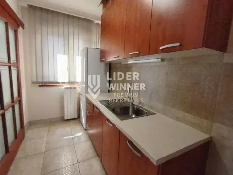 Izdavanje, kuća, 500m², Lekino Brdo, Voždovac Sve Podlokacije - image 7