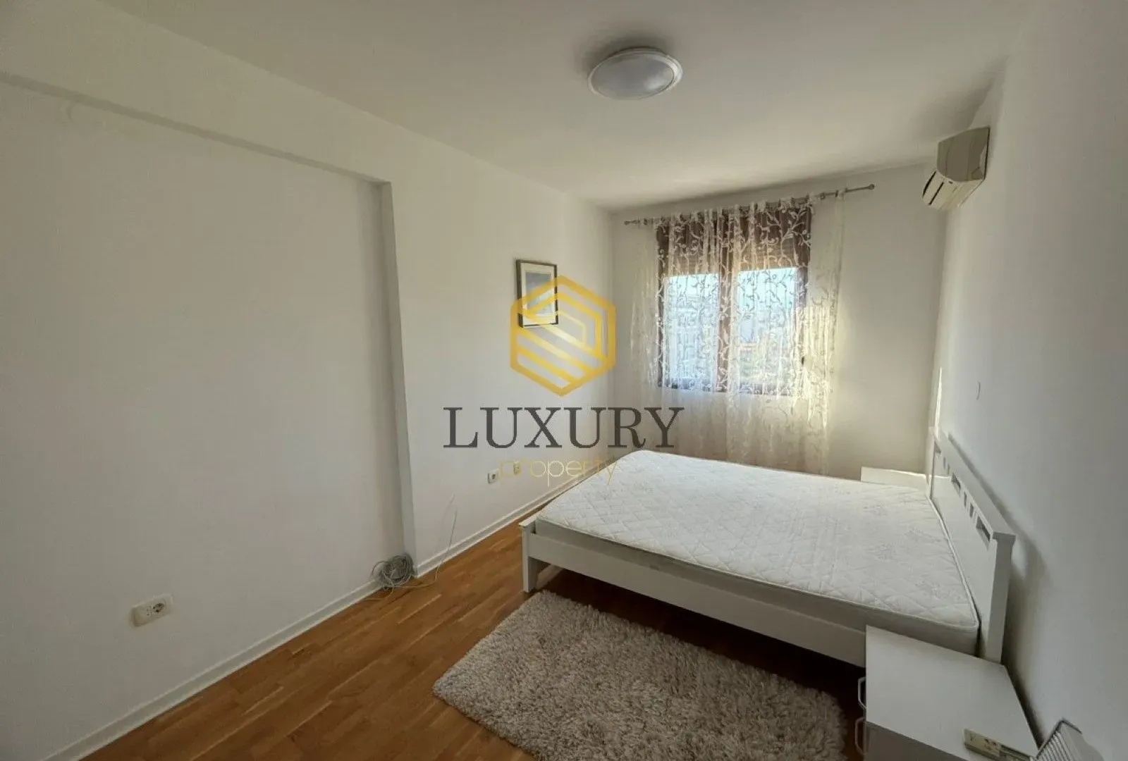 Izdavanje, jednosoban stan, 90m², Preko Morače, Podgorica