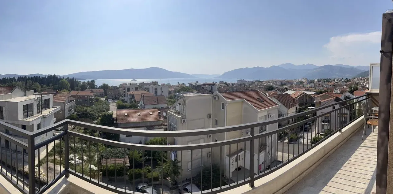 Prodaja, trosoban stan, 99m², Kalimanj, Tivat
