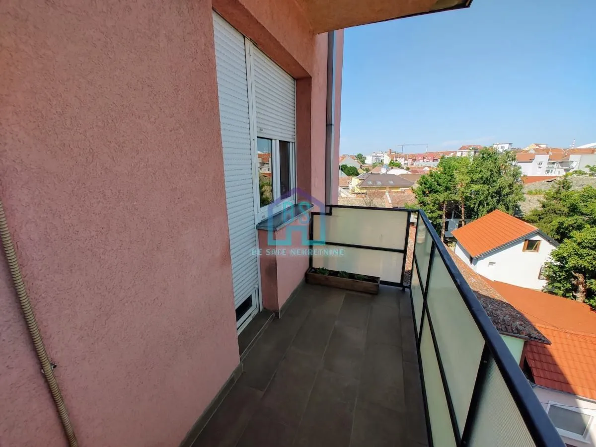 Prodaja, trosoban stan, 74m², Stari grad, Novi Sad