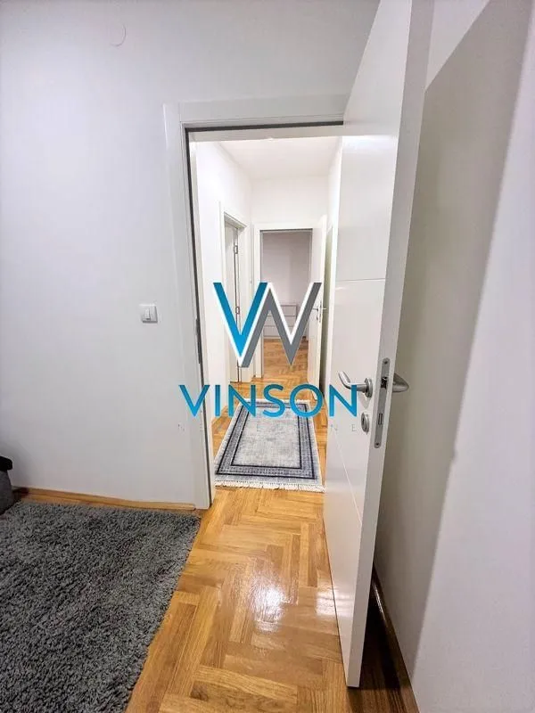 Izdavanje, dvosoban stan, 52m², Centar, Novi Sad