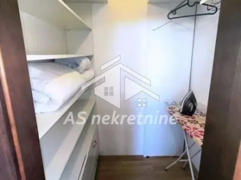 Izdavanje, četvorosoban stan, 120m², Senjak, Beograd - image 14