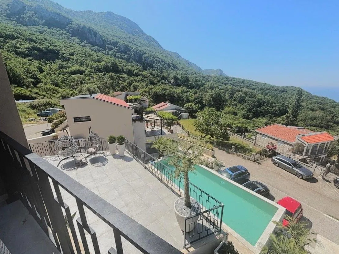 Sale, house, 300m², Kuljače, Budva