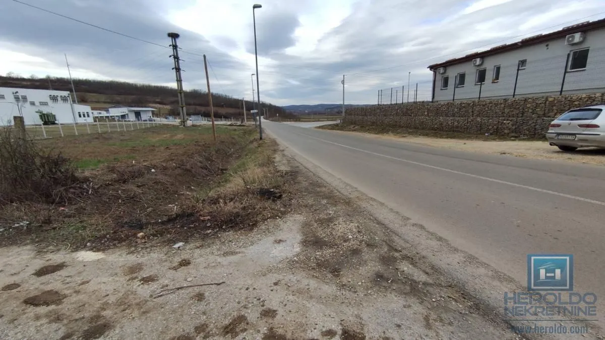 Izdavanje, plac, 1300m², Batočina, Srbija