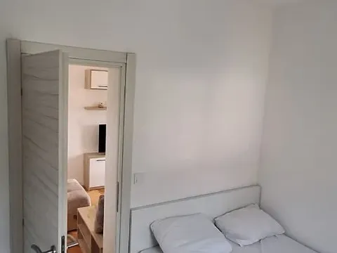 Izdavanje, dvosoban stan, 80m², Tripovići, Tivat - image 9