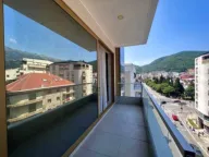 Izdavanje, dvosoban stan, 75m², Centar, Budva - image 9