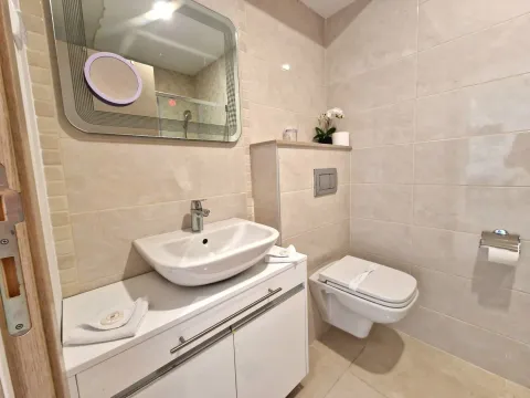 Izdavanje, jednosoban stan, 50m², Bečići, Budva - image 8