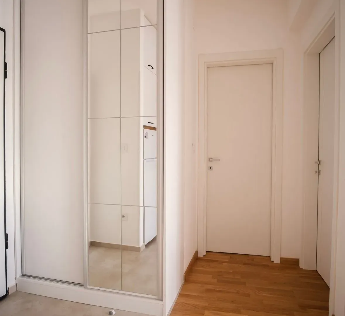 Izdavanje, jednosoban stan, 45m², Stari Aerodrom, Podgorica