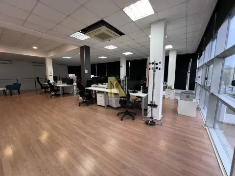 Izdavanje, poslovni prostor, 400m², Novo naselje, Novi Sad - image 2