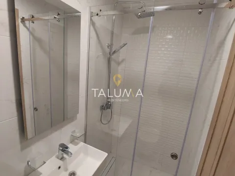 Izdavanje, dvosoban stan, 77m², City Kvart, Podgorica - image 10