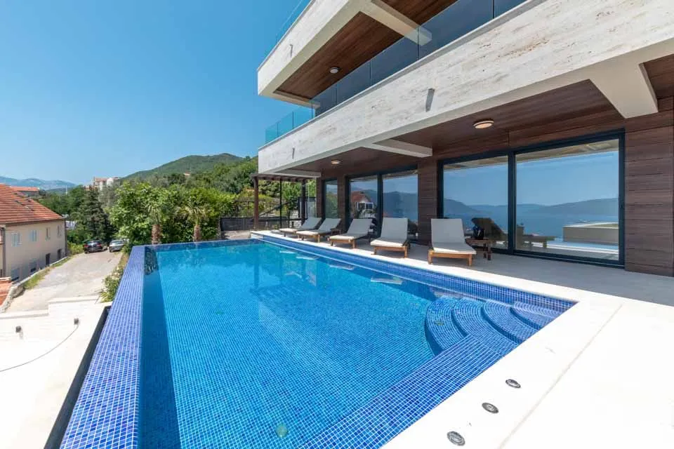 Prodaja, kuća, 584m², Kalimanj, Tivat