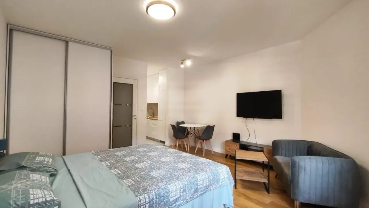 Rent, studio apartment, 33m², Central Point, Podgorica