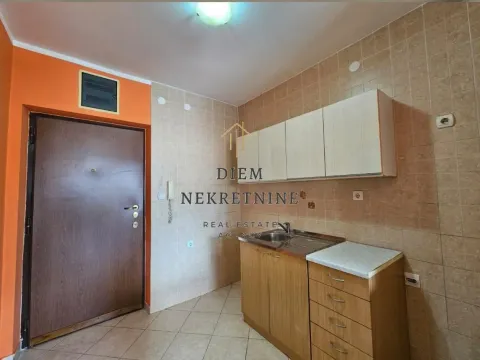 Prodaja, stan, 33m², Centar, Bar - image 4