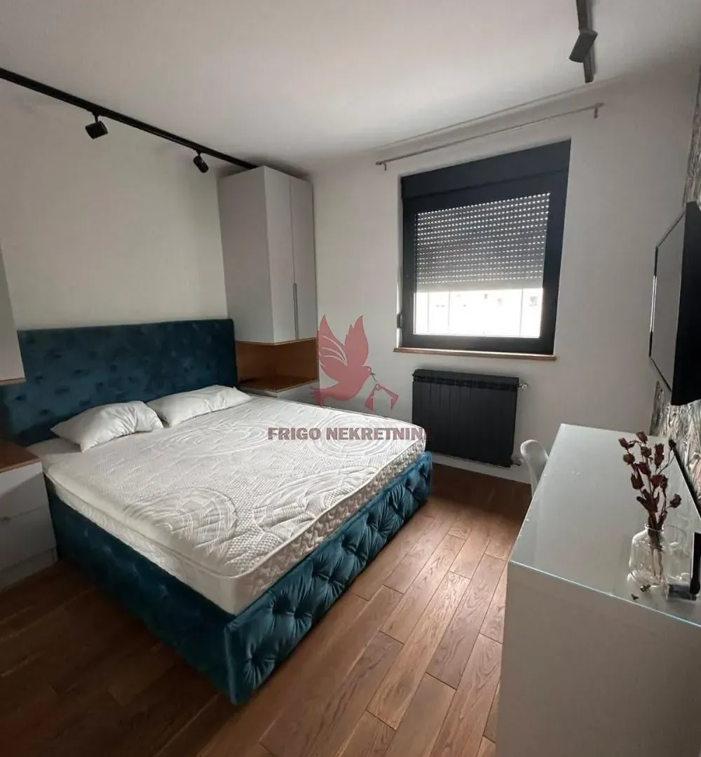 Prodaja, četvorosoban stan, 78m², Mladenovac, Beograd