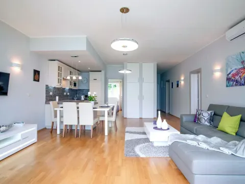 Prodaja, trosoban stan, 100m², Prčanj, Kotor - image 3